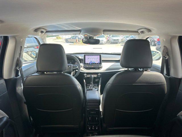 Photo of 2022 Diamond Black Crystal Pearlcoat Jeep Compass