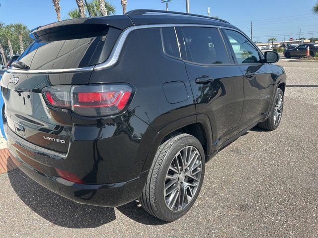 Photo of 2022 Diamond Black Crystal Pearlcoat Jeep Compass