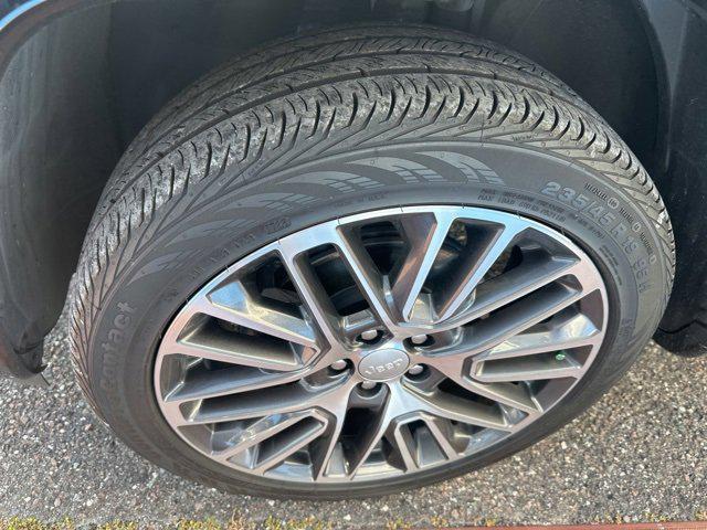 Photo of 2022 Diamond Black Crystal Pearlcoat Jeep Compass