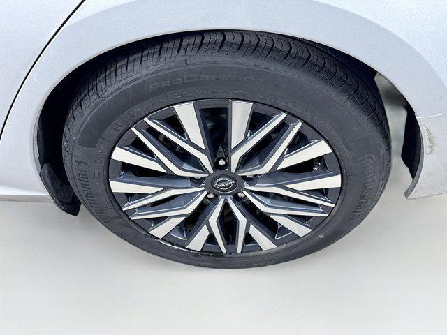 Photo of 2024 Brilliant Silver Metallic Nissan Altima