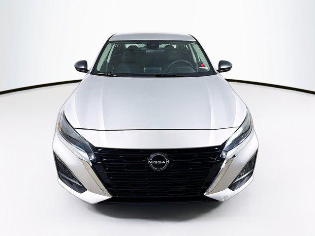Photo of 2024 Brilliant Silver Metallic Nissan Altima