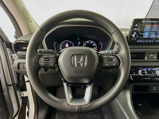 Photo of 2025 Platinum White Pearl Honda Pilot