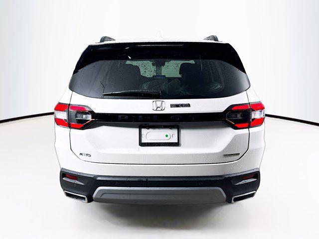 Photo of 2025 Platinum White Pearl Honda Pilot
