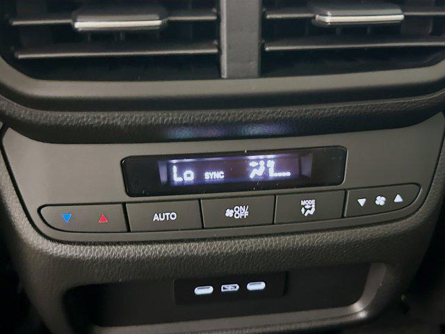 Photo of 2025 Platinum White Pearl Honda Pilot
