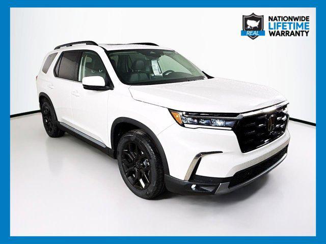 Photo of 2025 Platinum White Pearl Honda Pilot