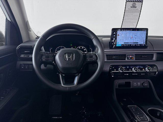 Photo of 2025 Platinum White Pearl Honda Pilot