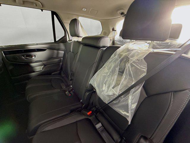 Photo of 2025 Platinum White Pearl Honda Pilot
