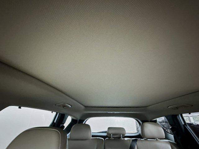 Photo of 2022 Quartz White Hyundai SANTA FE