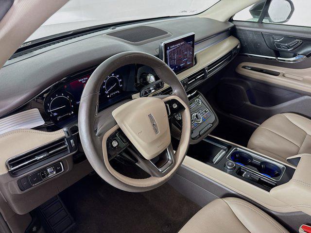 Photo of 2021 White Lincoln Corsair