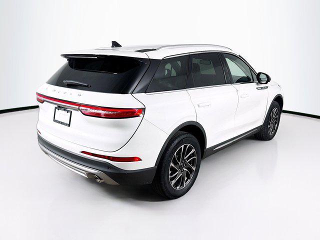 Photo of 2021 White Lincoln Corsair