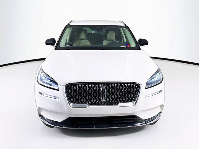 Photo of 2021 White Lincoln Corsair