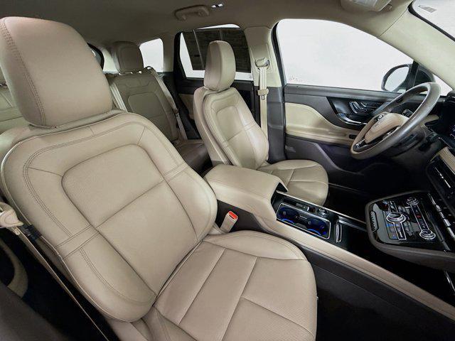 Photo of 2021 White Lincoln Corsair