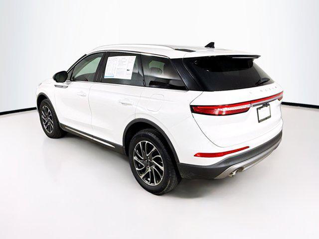 Photo of 2021 White Lincoln Corsair