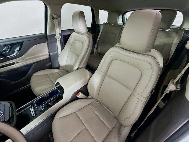 Photo of 2021 White Lincoln Corsair