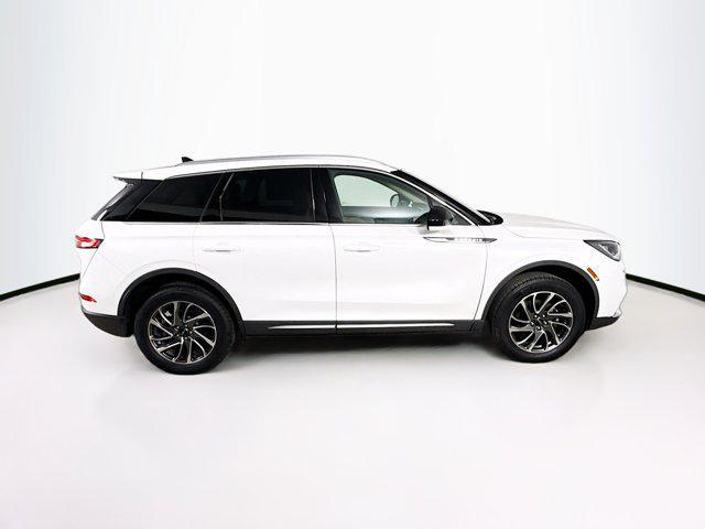 Photo of 2021 White Lincoln Corsair