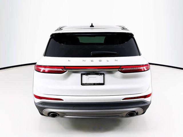Photo of 2021 White Lincoln Corsair