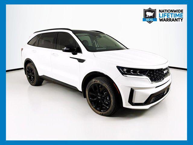 Photo of 2022 Glacial White Pearl Kia Sorento