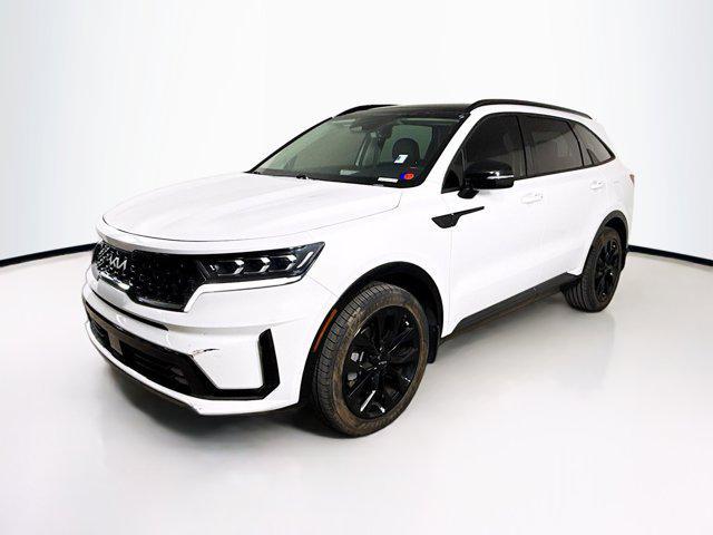 Photo of 2022 Glacial White Pearl Kia Sorento