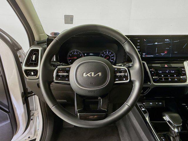 Photo of 2022 Glacial White Pearl Kia Sorento