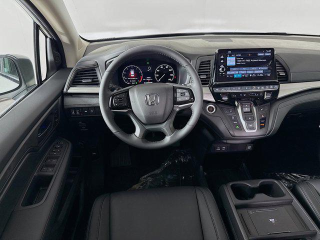 Photo of 2026 Platinum White Pearl Honda Odyssey