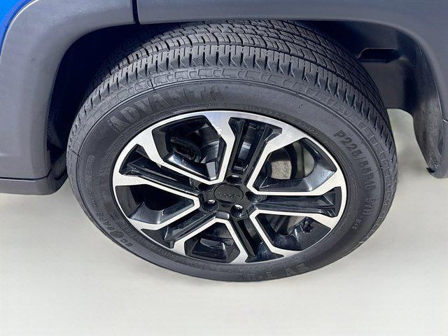 Photo of 2022 Laser Blue Pearlcoat Jeep Compass