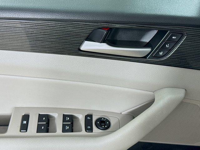 Photo of 2018 Lakeside Blue Hyundai SONATA