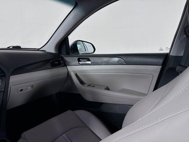 Photo of 2018 Lakeside Blue Hyundai SONATA