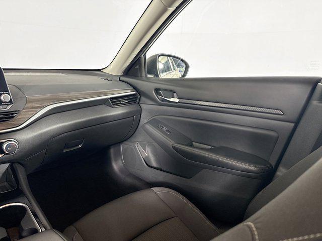 Photo of 2024 Brilliant Silver Metallic Nissan Altima