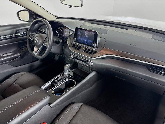 Photo of 2024 Brilliant Silver Metallic Nissan Altima