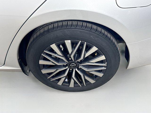 Photo of 2024 Brilliant Silver Metallic Nissan Altima
