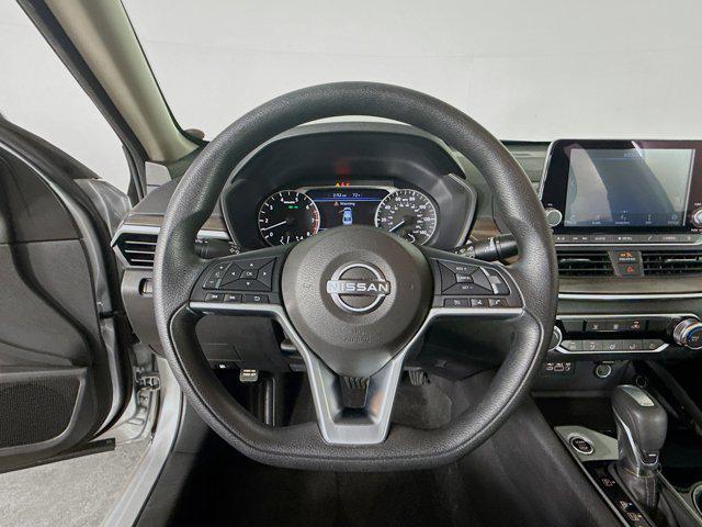 Photo of 2024 Brilliant Silver Metallic Nissan Altima