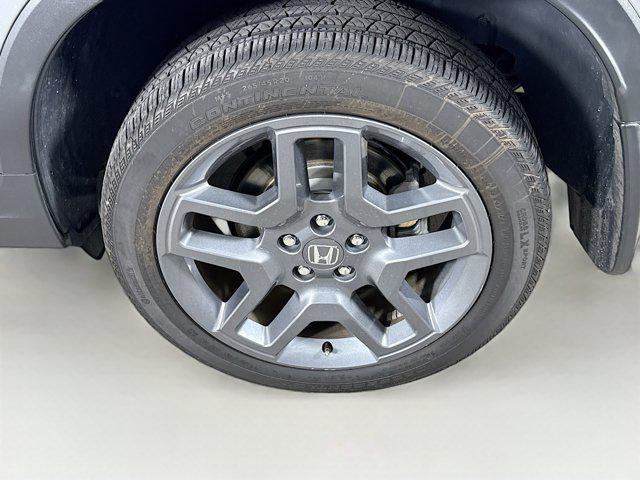 Photo of 2023 Lunar Silver Metallic Honda Passport