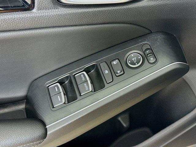 Photo of 2022 Gray Honda Civic