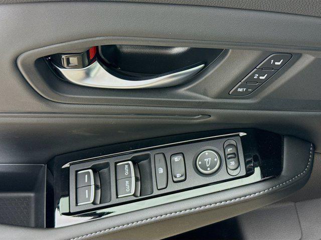 Photo of 2025 Crystal Black Pearl Honda Accord Hybrid