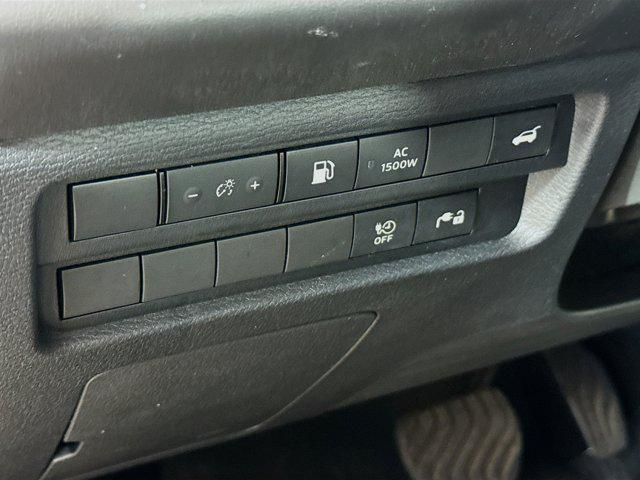 Photo of 2023 Silver Mitsubishi Outlander PHEV