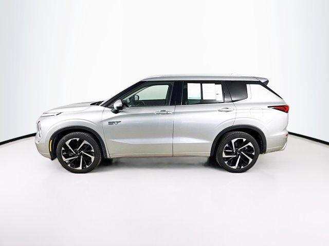 Photo of 2023 Silver Mitsubishi Outlander PHEV