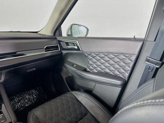 Photo of 2023 Silver Mitsubishi Outlander PHEV