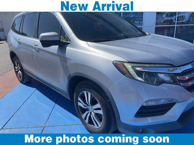 Photo of 2016 Lunar Silver Metallic Honda Pilot