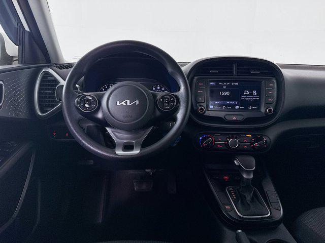 Photo of 2022 Snow White Pearl Kia Soul