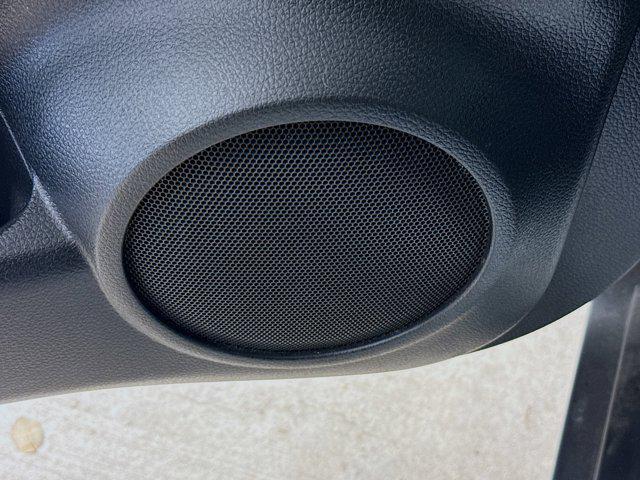 Photo of 2020 Glacier White Nissan Rogue