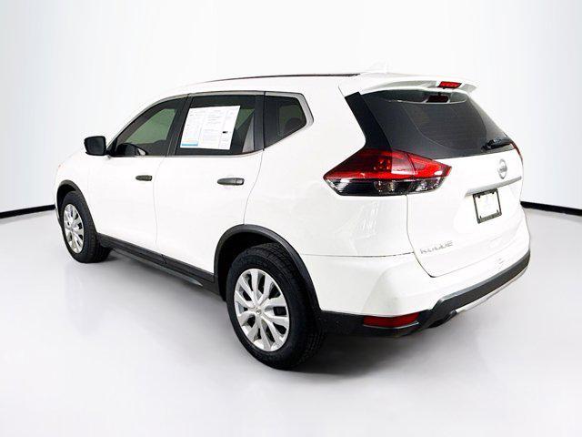 Photo of 2020 Glacier White Nissan Rogue