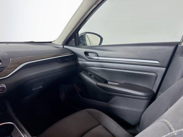 Photo of 2023 Super Black Nissan Altima