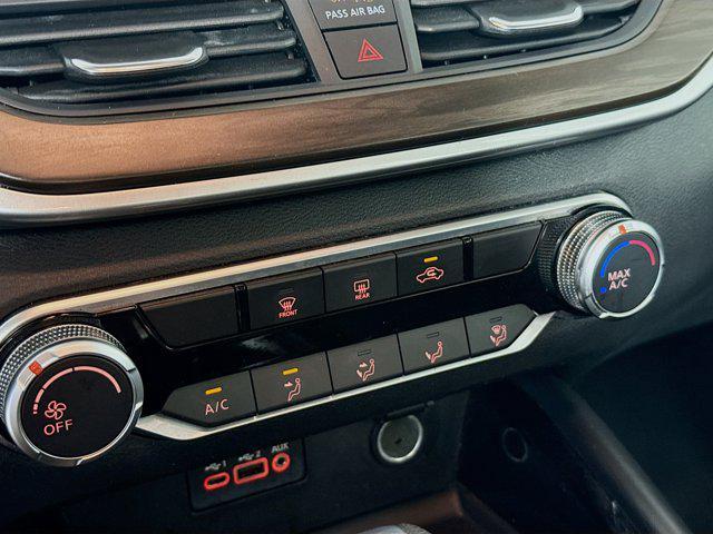 Photo of 2023 Super Black Nissan Altima