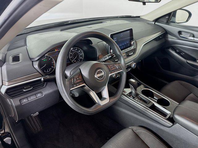 Photo of 2023 Super Black Nissan Altima