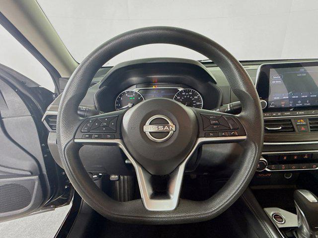 Photo of 2023 Super Black Nissan Altima