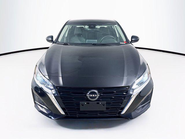 Photo of 2023 Super Black Nissan Altima