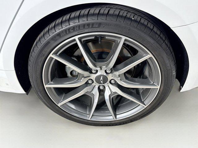 Photo of 2023 White Genesis G70
