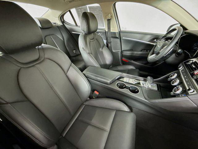 Photo of 2023 White Genesis G70