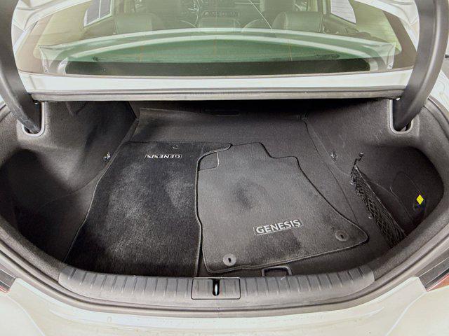 Photo of 2023 White Genesis G70