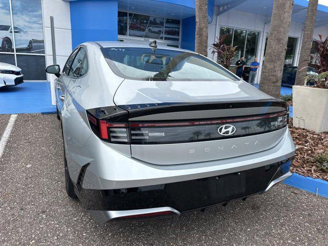 Photo of 2024 Silver Hyundai SONATA